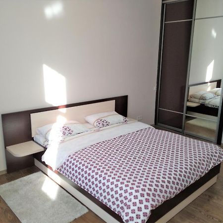 2 Bedrooms Apartment 150M From Opera House Lviv Eksteriør bilde